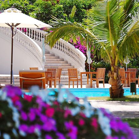 โรงแรม นิกโกะ อลิวิล่า โยมิตัน ภายนอก รูปภาพ The swimming pool at the hotel