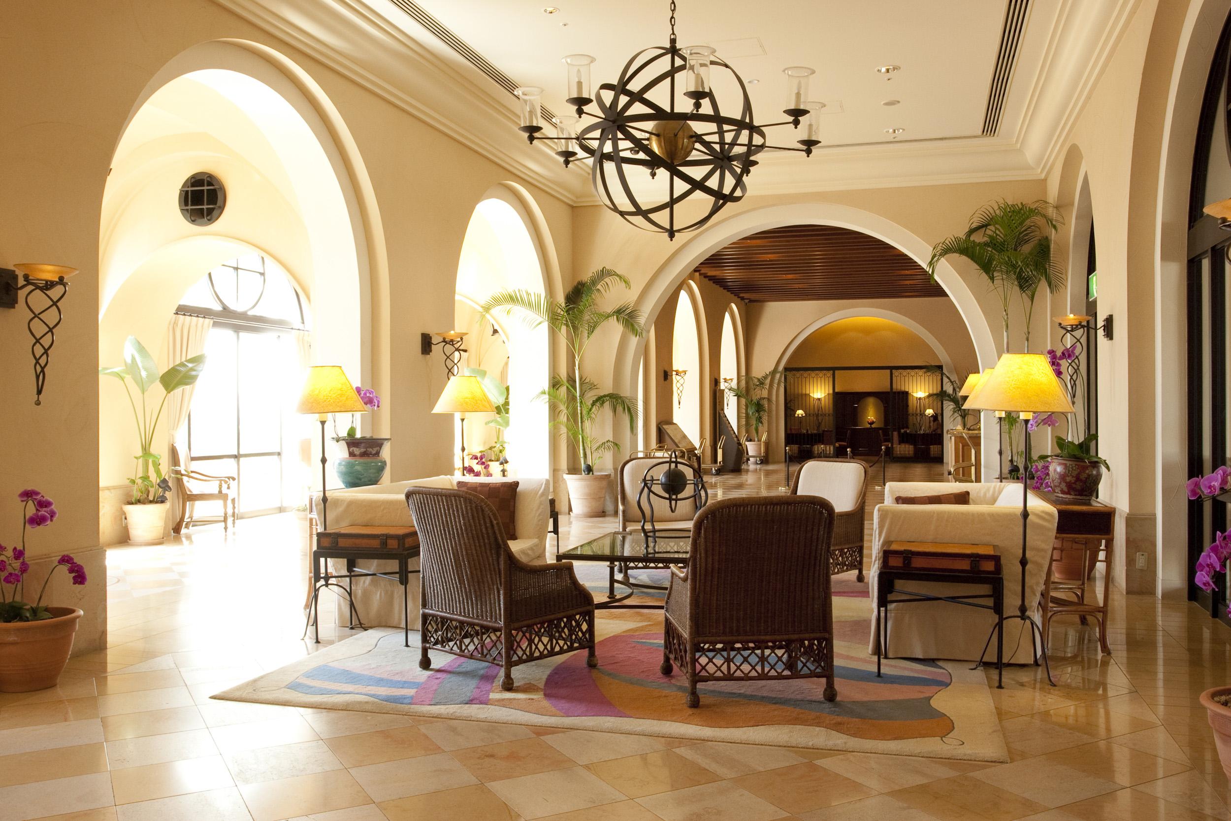 โรงแรม นิกโกะ อลิวิล่า โยมิตัน ภายนอก รูปภาพ The lobby of the Four Seasons Hotel in Cairo