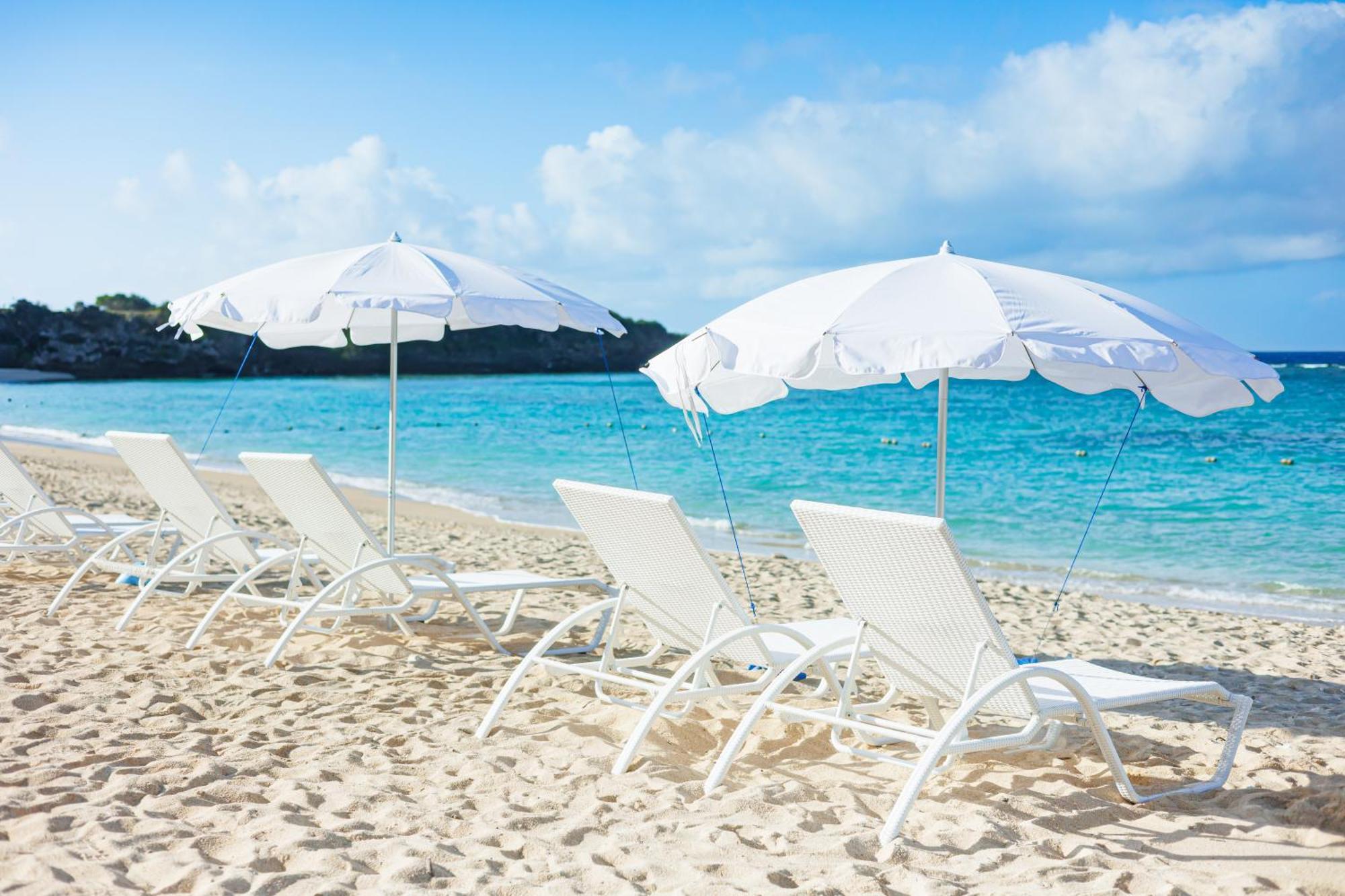 โรงแรม นิกโกะ อลิวิล่า โยมิตัน ภายนอก รูปภาพ Beach chairs and umbrellas